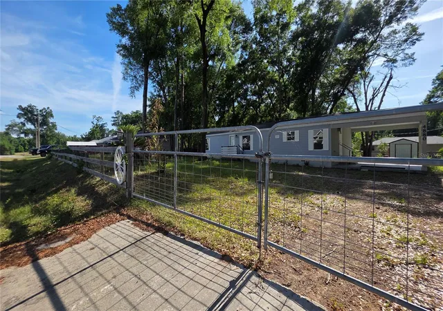 Photo 2 of Manufactured home for sale at 4880 Nw 60th Terrace, Ocala, FL 34482 | MLS# S5147173 | Listing updated on 2026-09-14
