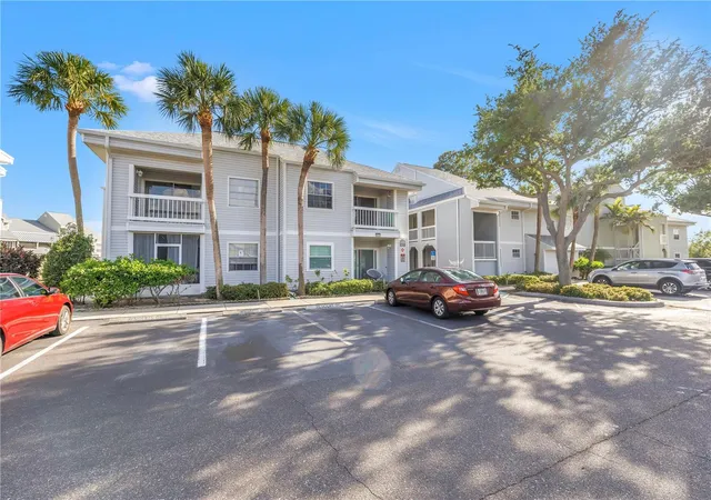 Photo 1 of Condo for sale at 6939 Stones Throw Cir N #6206, Saint Petersburg, FL 33710 | MLS# TB8494018 | Listing updated on 2026-09-15