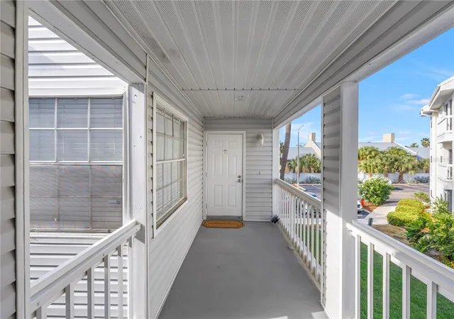 Photo 3 of Condo for sale at 6939 Stones Throw Cir N #6206, Saint Petersburg, FL 33710 | MLS# TB8494018 | Listing updated on 2026-09-15