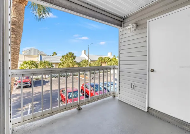 Photo 4 of Condo for sale at 6939 Stones Throw Cir N #6206, Saint Petersburg, FL 33710 | MLS# TB8494018 | Listing updated on 2026-09-15