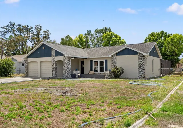 Photo 2 of Sale Pending at 8392 Camphor Dr, Spring Hill, FL 34606 | MLS# TB8494144 | Listing updated on 2026-10-01