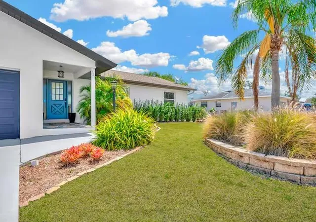 Photo 3 of Single family home for sale at 721 Eagle Ln, Apollo Beach, FL 33572 | MLS# TB8494549 | Listing updated on 2026-10-06