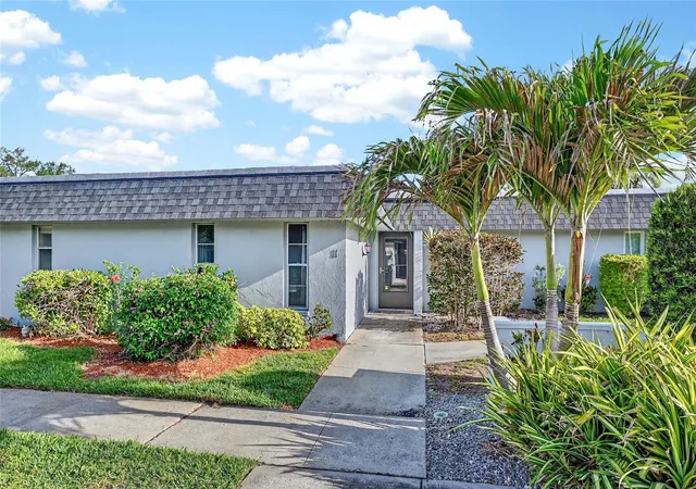 Listing Photo 3 - Condo for sale in building located at 4160 Fruitville Rd, Sarasota, FL 34232 - Unit #11