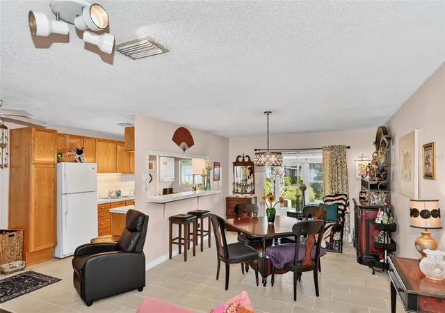 Listing Photo 4 - Condo for sale in building located at 4160 Fruitville Rd, Sarasota, FL 34232 - Unit #11