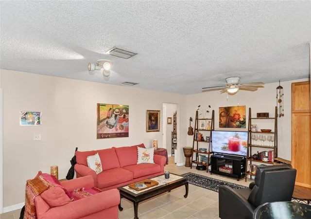 Listing Photo 5 - Condo for sale in building located at 4160 Fruitville Rd, Sarasota, FL 34232 - Unit #11