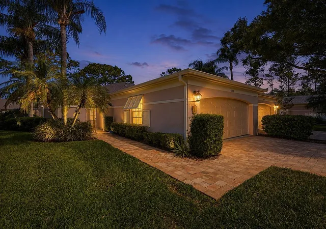 Photo 1 of Single family home for sale at 5526 Chanteclaire #31, Sarasota, FL 34235 | MLS# A4689277 | Listing updated on 2026-09-13