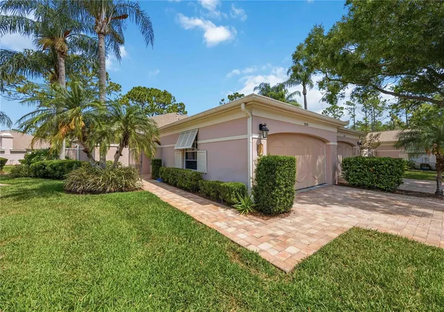 Photo 2 of Single family home for sale at 5526 Chanteclaire #31, Sarasota, FL 34235 | MLS# A4689277 | Listing updated on 2026-09-13