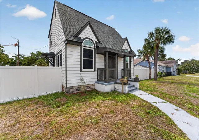 Photo 2 of Single family home for sale at 1900 16th Street S, St Petersburg, FL 33705 | MLS# TB8495903 | Listing updated on 2026-09-22
