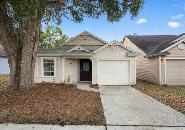 Photo 1 of Single family home for sale at 1696 Chatham Cir, Apopka, FL 32703 | MLS# O6397898 | Listing updated on 2026-10-05