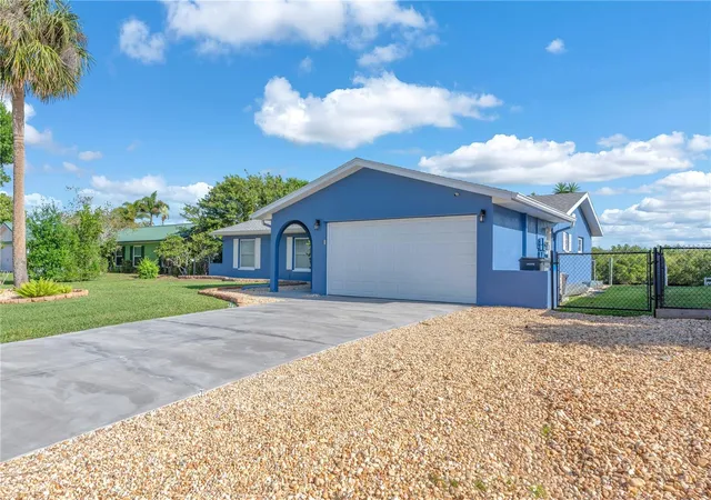 Photo 2 of Sale Pending at 911 Silver Palm Way, Apollo Beach, FL 33572 | MLS# TB8496129 | Listing updated on 2026-09-25
