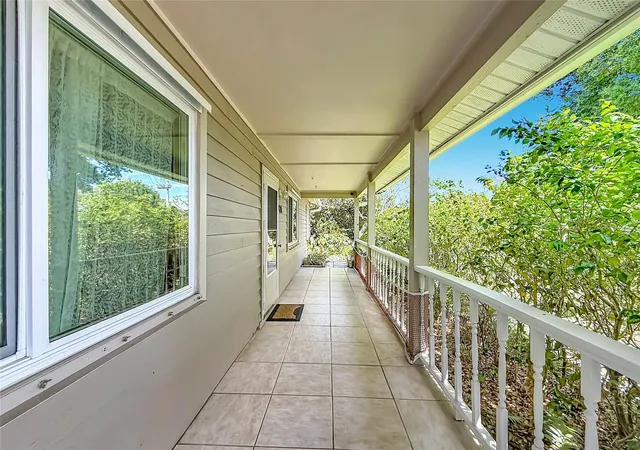 Photo 4 of Single family home for sale at 601 E Seminole Dr, Venice, FL 34293 | MLS# S5147610 | Listing updated on 2026-09-15