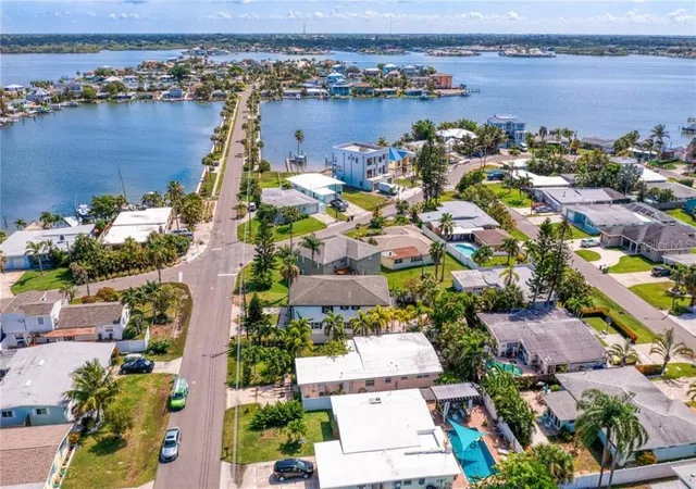 Photo 2 of Single family home for sale at 307 161st Avenue, Redington Beach, FL 33708 | MLS# O6398521 | Listing updated on 2026-09-11