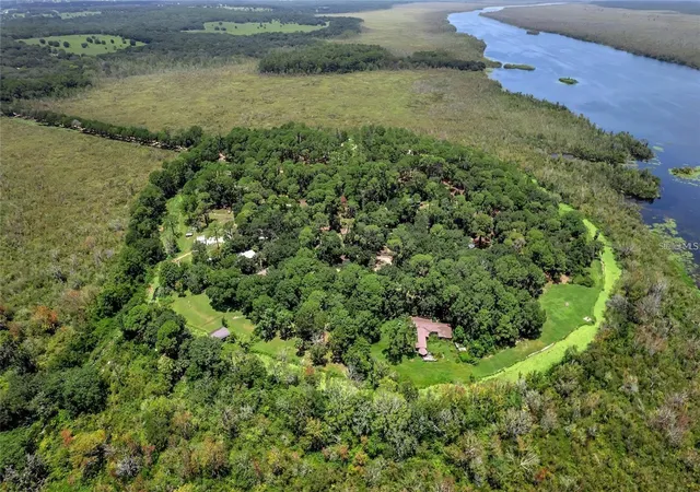 Photo 3 of Single family home for sale at 7374 Circle Dr, Lady Lake, FL 32159 | MLS# O6399049 | Listing updated on 2026-09-14