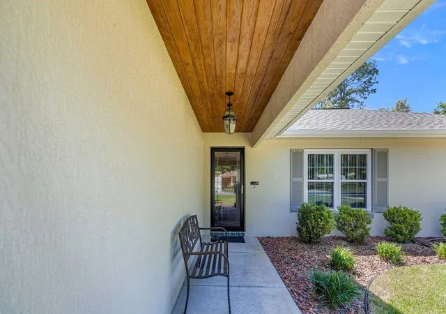 Photo 4 of Sale Pending at 20430 SW 80th Place Rd, Dunnellon, FL 34431 | MLS# OM722820 | Listing updated on 2026-09-11