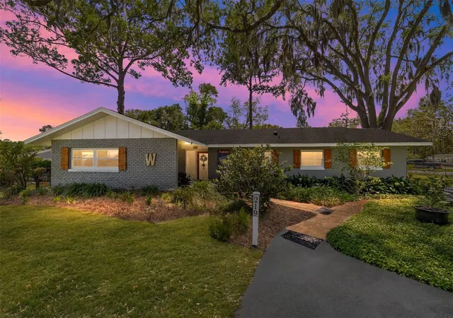 Photo 2 of Single family home for sale at 219 Se 20th Terrace, Ocala, FL 34471 | MLS# OM722831 | Listing updated on 2026-09-14