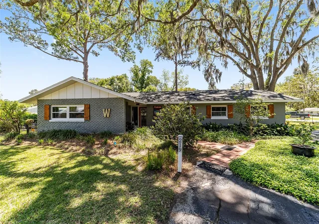 Photo 3 of Single family home for sale at 219 SE 20th Terrace, Ocala, FL 34471 | MLS# OM722831 | Listing updated on 2026-09-14