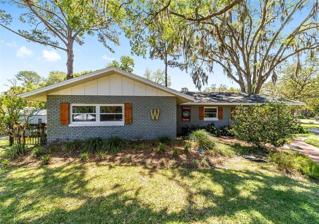 Photo 4 of Single family home for sale at 219 SE 20th Terrace, Ocala, FL 34471 | MLS# OM722831 | Listing updated on 2026-09-14