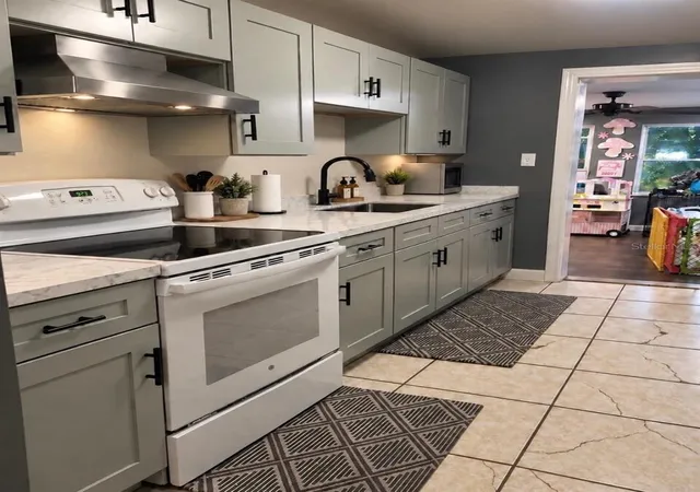 Photo 4 of House for sale at 280 E 1st Street, Apopka, FL 32703 | MLS# O6399457 | Listing updated on 2026-09-14