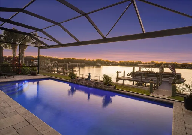 Photo 1 of Single family home for sale at 1018 Overlook Ct, Bradenton, FL 34208 | MLS# A4690257 | Listing updated on 2026-10-06