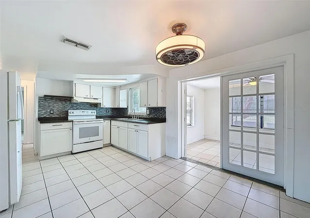 Photo 2 of Single family home for sale at 4130 Crestfield Ave, Holiday, FL 34691 | MLS# W7884920 | Listing updated on 2026-09-15