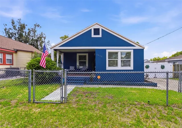 Photo 1 of Single family home for sale at 1613 E Chelsea St, Tampa, FL 33610 | MLS# TB8498770 | Listing updated on 2026-10-09