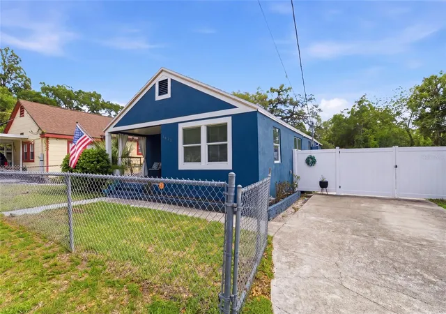 Photo 2 of Single family home for sale at 1613 E Chelsea St, Tampa, FL 33610 | MLS# TB8498770 | Listing updated on 2026-10-09