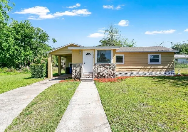 Photo 1 of Single family home for sale at 595 3rd Street, Oviedo, FL 32765 | MLS# O6400334 | Listing updated on 2026-10-07