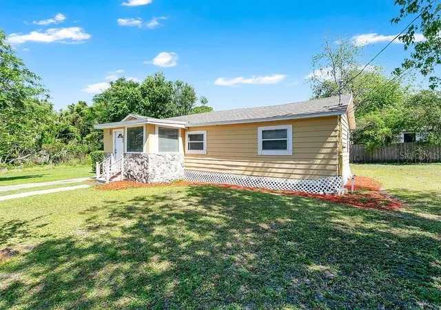 Photo 2 of Single family home for sale at 595 3rd Street, Oviedo, FL 32765 | MLS# O6400334 | Listing updated on 2026-10-07