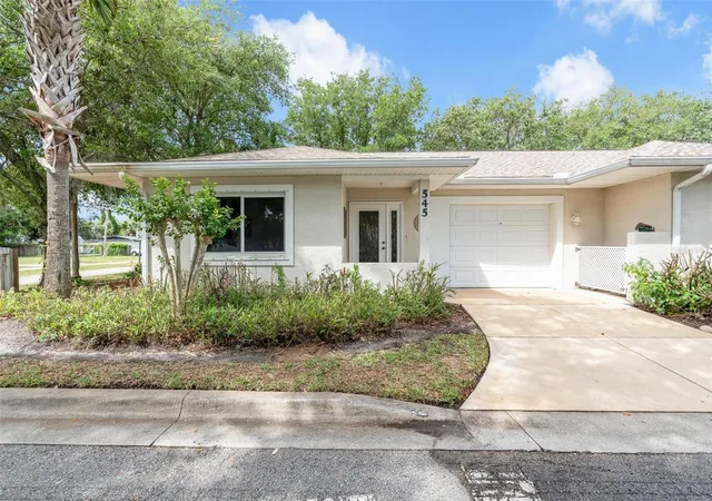 Photo 1 of Single family home for sale at 545 Wayne Ave, New Smyrna Beach, FL 32168 | MLS# V4948585 | Listing updated on 2026-09-19