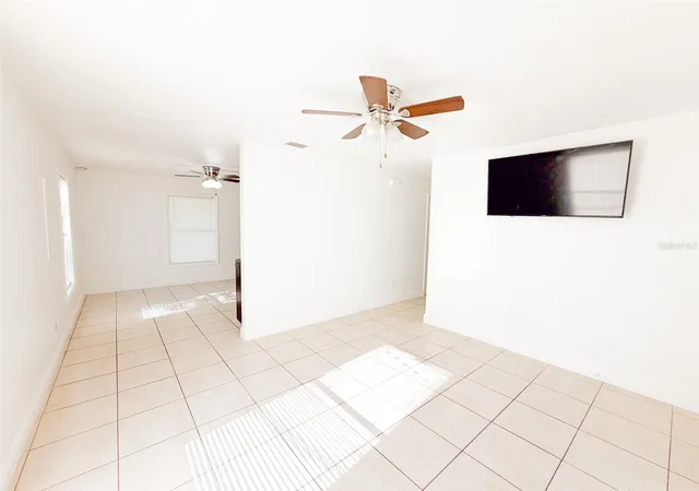 Photo 3 of Single family home for sale at 407 W Bella Vista St, Lakeland, FL 33805 | MLS# O6400401 | Listing updated on 2026-09-09