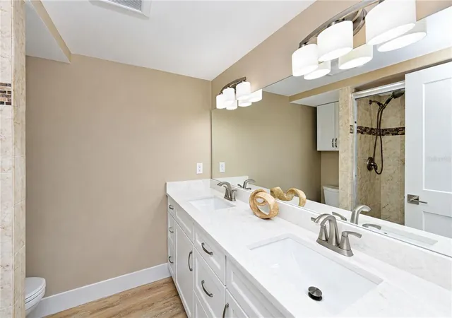 Listing Photo 5 - Condo for sale in building located at 4857 Independence Dr, BRADENTON, FL 34210