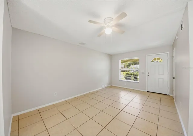 Photo 3 of Single family home for sale at 865 Rich Dr, Oviedo, FL 32765 | MLS# O6400528 | Listing updated on 2026-10-05