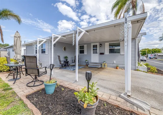 Photo 4 of Manufactured home for sale at 2712 17th Street Ln W, Bradenton, FL 34205 | MLS# TB8499864 | Listing updated on 2026-09-11