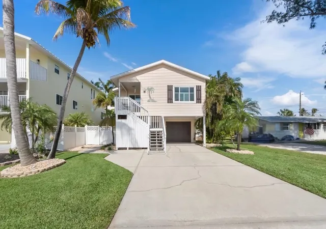 Photo 2 of Single family home for sale at 2905 Ave C, Holmes Beach, FL 34217 | MLS# A4690829 | Listing updated on 2026-09-11