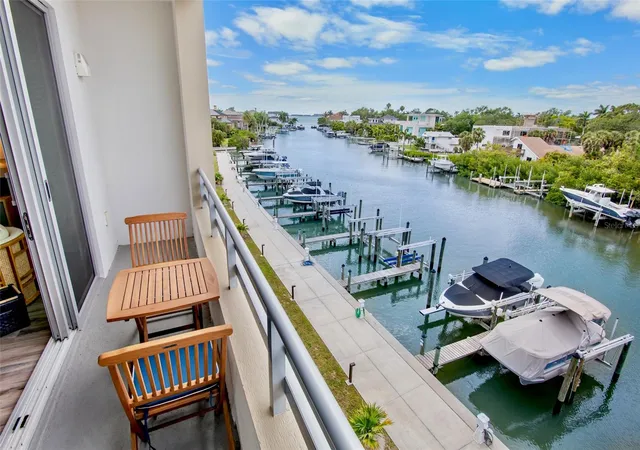 Photo 2 of Condo for sale at 1709 N Tamiami Trl #416, Sarasota, FL 34234 | MLS# A4690932 | Listing updated on 2026-10-07