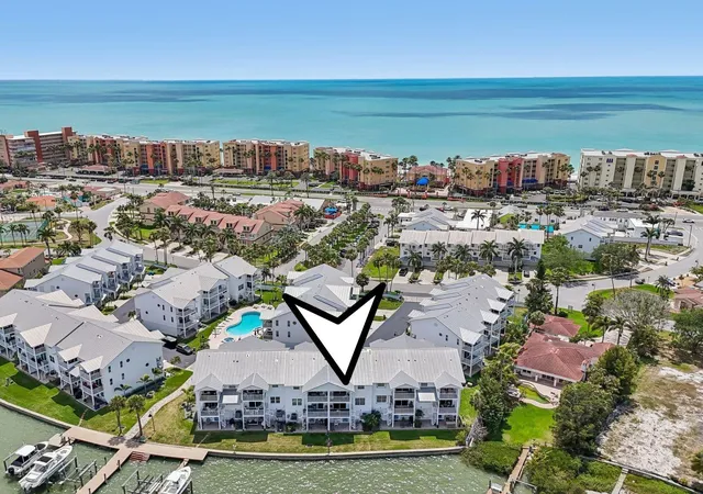 Townhouse for sale at 113 Yacht Clb Cir, NORTH REDINGTON BEACH, FL 33708 | MLS# S5148392