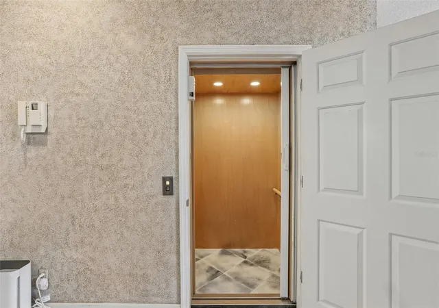 Photo 4 of Townhouse for sale at 113 Yacht Clb Cir, North Redington Beach, FL 33708 | MLS# S5148392 | Listing updated on 2026-10-20
