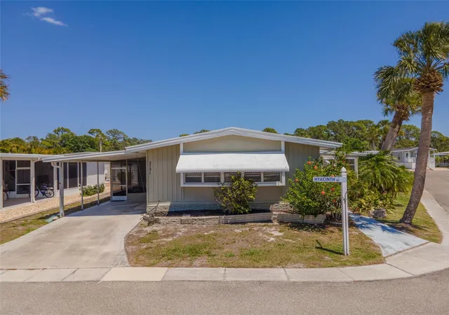 Manufactured home for sale at 5751 Hyacinth Rd, VENICE, FL 34293 | MLS# D6147167