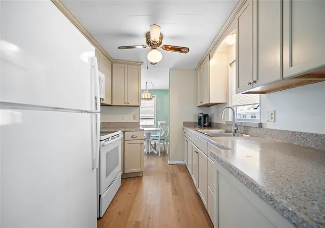 Photo 4 of Manufactured home for sale at 5751 Hyacinth Rd, Venice, FL 34293 | MLS# D6147167 | Listing updated on 2026-10-08