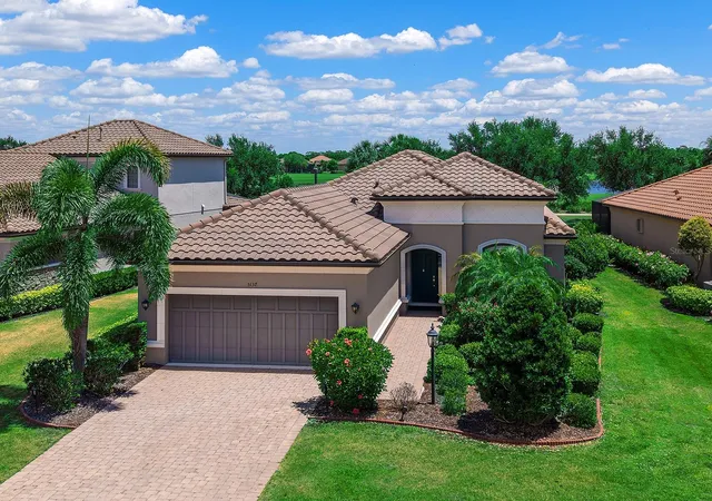 Photo 4 of Single family home for sale at 5137 Napoli Run, Bradenton, FL 34211 | MLS# A4691033 | Listing updated on 2026-09-30