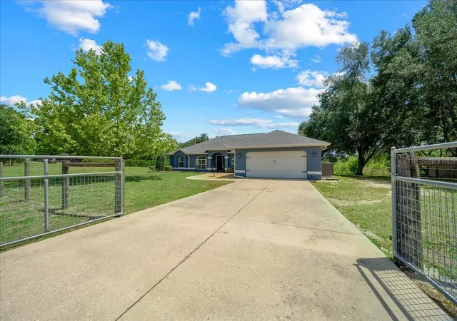 Photo 3 of Single family home for sale at 11985 Se 123rd Avenue, Ocklawaha, FL 32179 | MLS# OM723337 | Listing updated on 2026-09-23