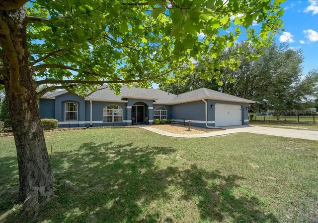 Photo 3 of Single family home for sale at 11985 SE 123rd Avenue, Ocklawaha, FL 32179 | MLS# OM723337 | Listing updated on 2026-09-23