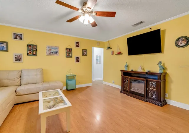 Photo 2 of Single family home for sale at 202 Saint Lucie Rd, Winter Haven, FL 33884 | MLS# L4961340 | Listing updated on 2026-09-18