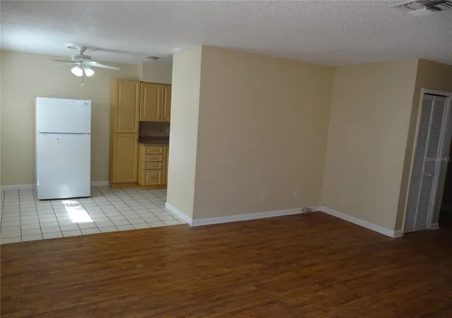 Listing Photo 4 - Condo for sale in building located at 2983 62nd Ave N, ST PETERSBURG, FL 33702