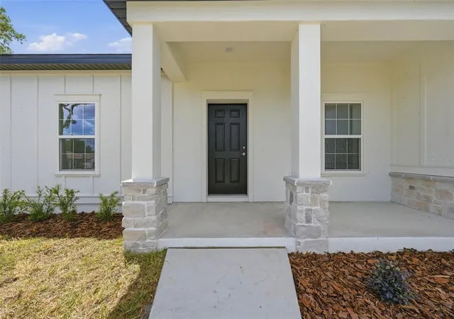 Photo 3 of Sale Pending at 13404 New York Ave, Astatula, FL 34705 | MLS# G5111496 | Listing updated on 2026-10-02