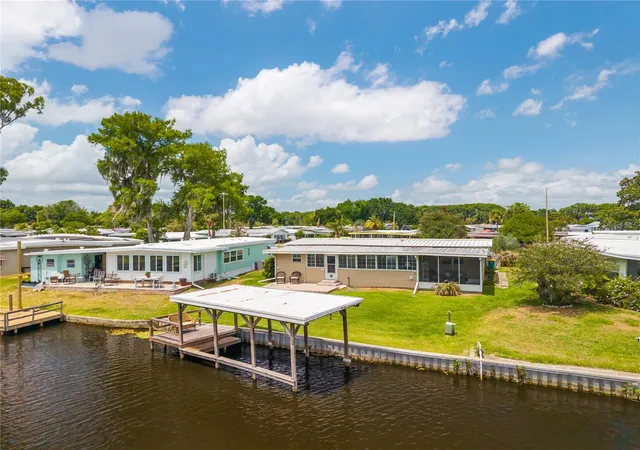 Photo 2 of Manufactured home for sale at 957 Todd Way, Tavares, FL 32778 | MLS# G5111601 | Listing updated on 2026-10-04