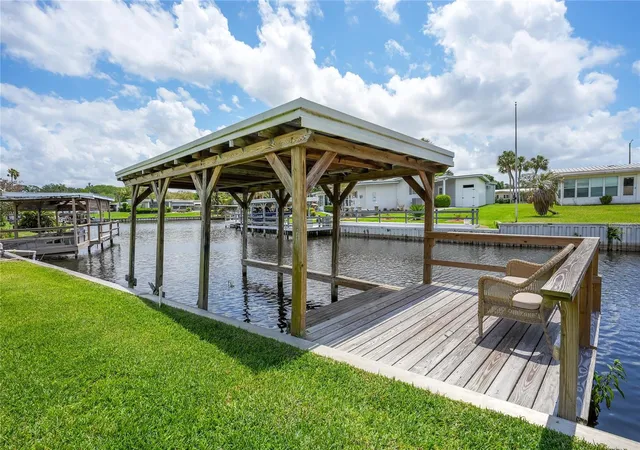 Photo 3 of Manufactured home for sale at 957 Todd Way, Tavares, FL 32778 | MLS# G5111601 | Listing updated on 2026-10-04