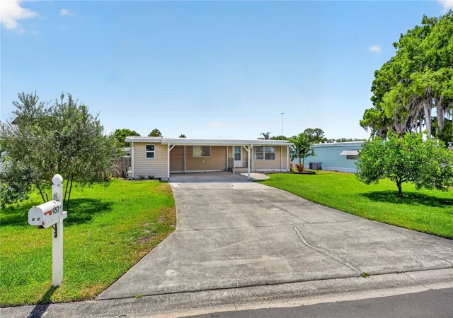 Photo 4 of Manufactured home for sale at 957 Todd Way, Tavares, FL 32778 | MLS# G5111601 | Listing updated on 2026-10-04