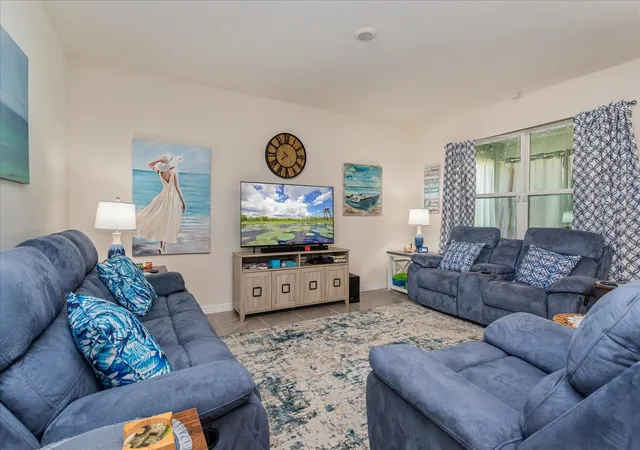 Photo 4 of Single family home for sale at 6358 Sanders Grv Cir, Okahumpka, FL 34762 | MLS# O6402542 | Listing updated on 2026-09-28