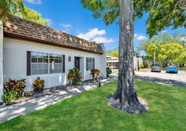 Listing Photo 4 - Condo for sale in building located at 3113 Mission Grv Dr, PALM HARBOR, FL 34684 - Unit #3113